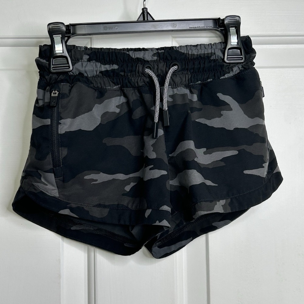 Athleta Girl Camo Shorts XS / 6 Black Gray Pockets Drawstring Elastic Waist